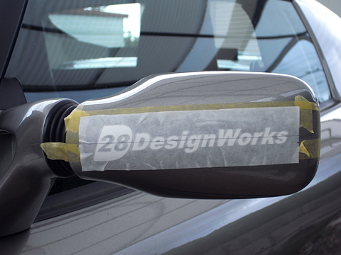 あらかじめステッカーにセンターラインを入れておくと現場での作業が早いです