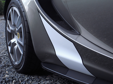 ボディサイドへラインの施工