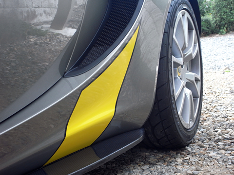 ボディサイドへラインの施工