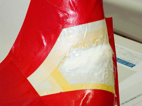 樹脂・ガラス繊維を充填／積層されたシェル